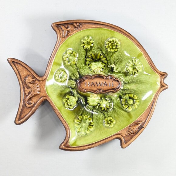 ca1970s Treasure Craft USA Hawaii pottery fish shaped dish brown / lime green - Picture 1 of 8